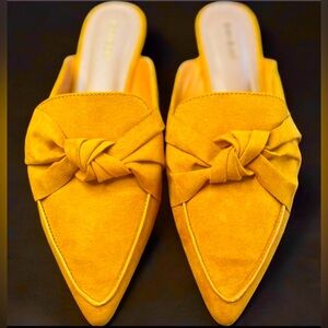 NWOT Bamboo slipknot golden mule women’s size EU 40/ US 10